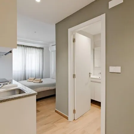 Lovely Fully Equipped Near Subway N1