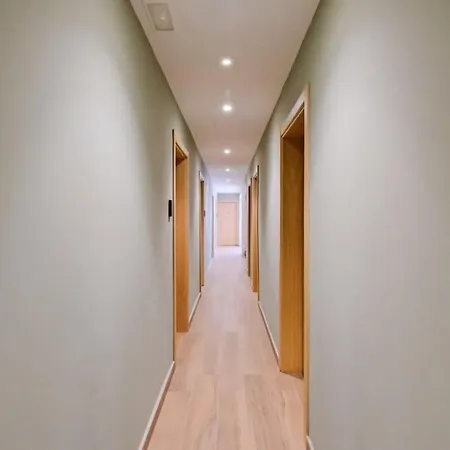 Daire Lovely Fully Equipped Near Subway N1 Lisboa