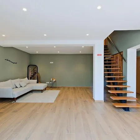 아파트 Lovely Fully Equipped Near Subway N1 리스본